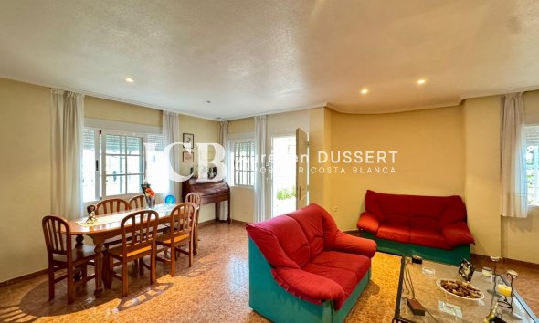 Reventa - Casa independiente -
Los Balcones - Torrevieja