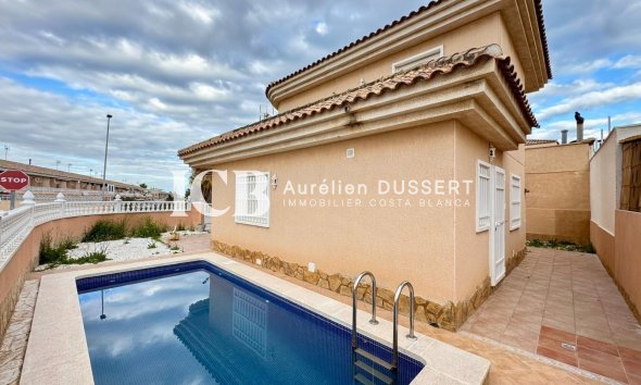 Reventa - Casa independiente -
Los Balcones - Torrevieja