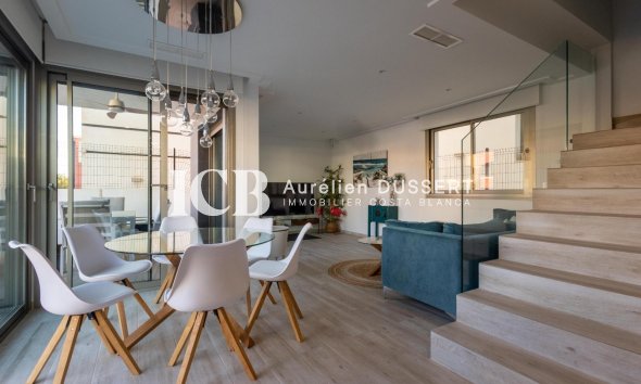 Reventa - Casa independiente -
Orihuela Costa - PAU 26