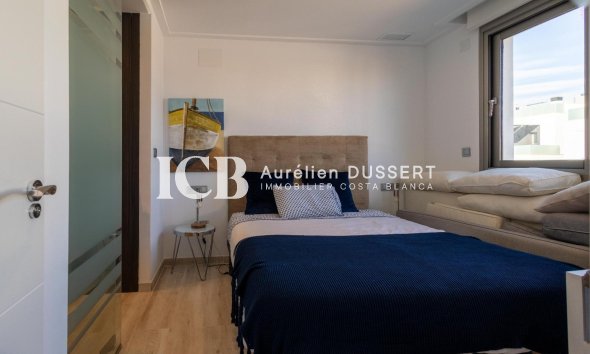 Reventa - Casa independiente -
Orihuela Costa - PAU 26