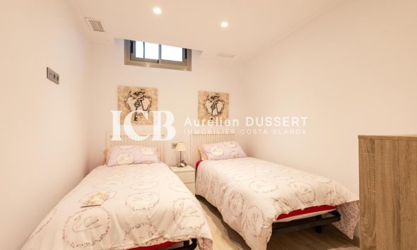 Reventa - Casa independiente -
Orihuela Costa - PAU 26