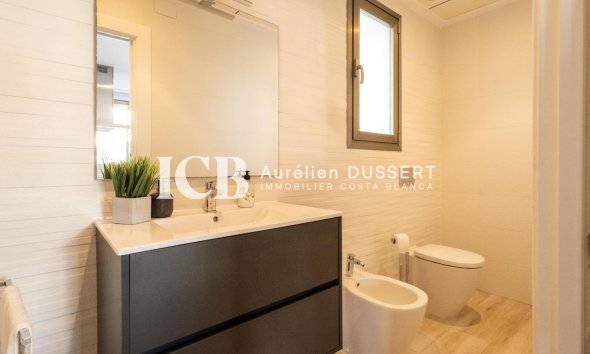 Reventa - Casa independiente -
Orihuela Costa - PAU 26