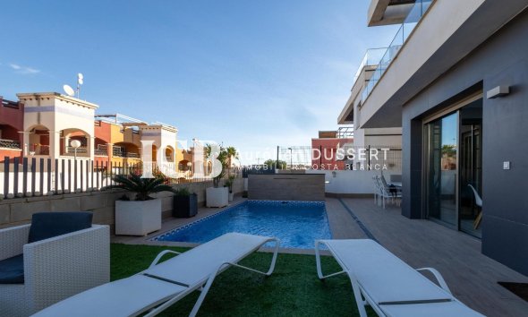 Reventa - Casa independiente -
Orihuela Costa - PAU 26