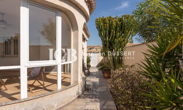 Reventa - Casa independiente -
Orihuela Costa - Playa Flamenca