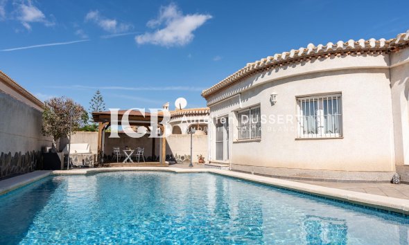 Reventa - Casa independiente -
Orihuela Costa - Playa Flamenca