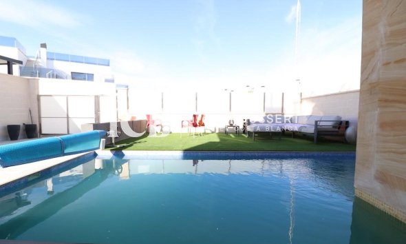 Reventa - Villa -
Orihuela Costa - Lomas de Cabo Roig