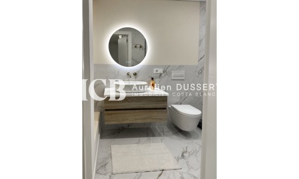 Reventa - Apartamento / piso -
Torrevieja - Centro