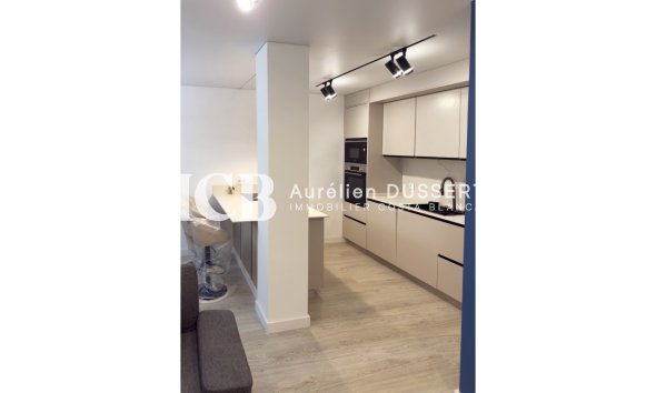 Reventa - Apartamento / piso -
Torrevieja - Centro