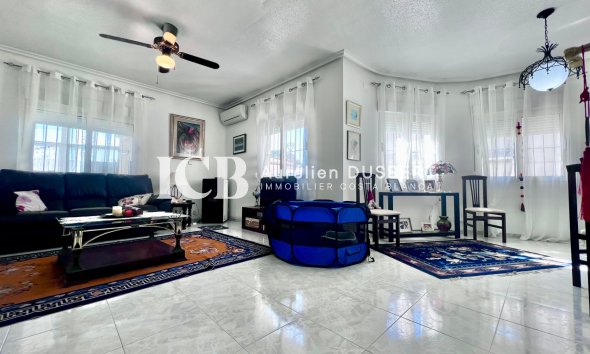 Reventa - Casa independiente -
Orihuela Costa - La Zenia