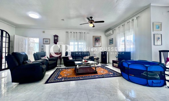 Reventa - Casa independiente -
Orihuela Costa - La Zenia