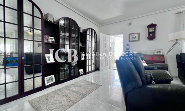 Reventa - Casa independiente -
Orihuela Costa - La Zenia