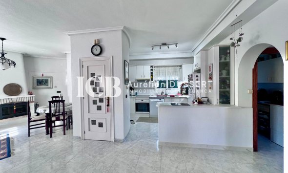 Reventa - Casa independiente -
Orihuela Costa - La Zenia