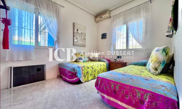 Reventa - Casa independiente -
Orihuela Costa - La Zenia