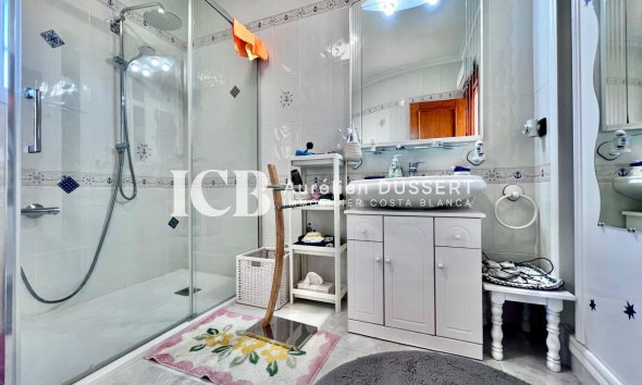 Reventa - Casa independiente -
Orihuela Costa - La Zenia