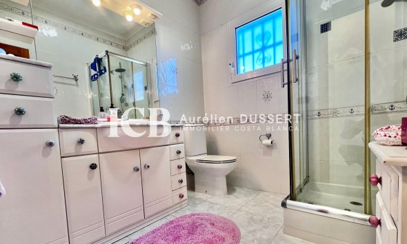 Reventa - Casa independiente -
Orihuela Costa - La Zenia