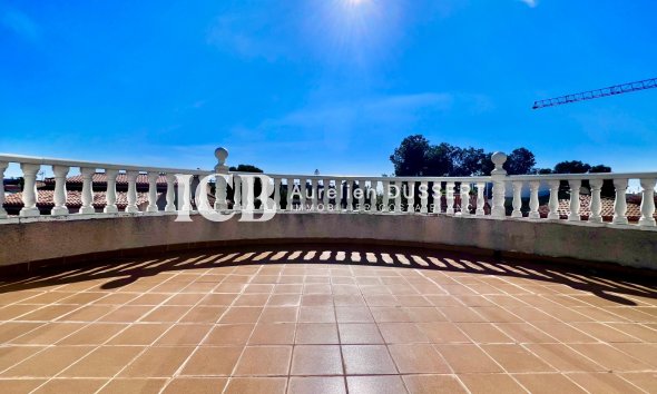 Reventa - Casa independiente -
Orihuela Costa - La Zenia