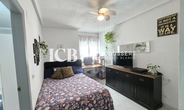 Reventa - Apartamento / piso -
Los Montesinos - Centro