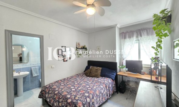 Reventa - Apartamento / piso -
Los Montesinos - Centro