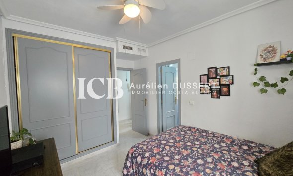 Reventa - Apartamento / piso -
Los Montesinos - Centro