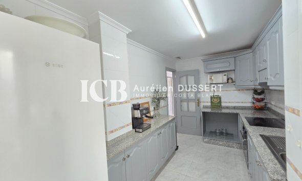 Reventa - Apartamento / piso -
Los Montesinos - Centro