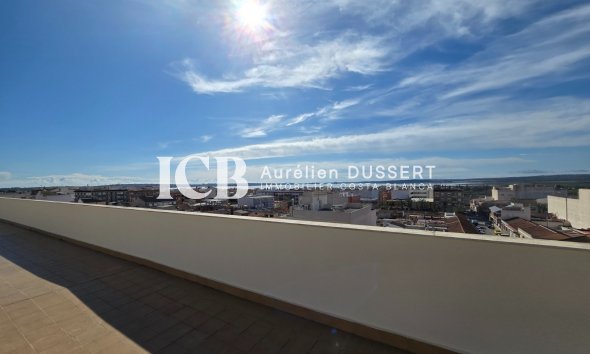 Reventa - Apartamento / piso -
Los Montesinos - Centro