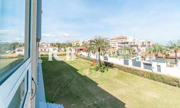 Revente - Appartement -
Punta Prima - Torrevieja