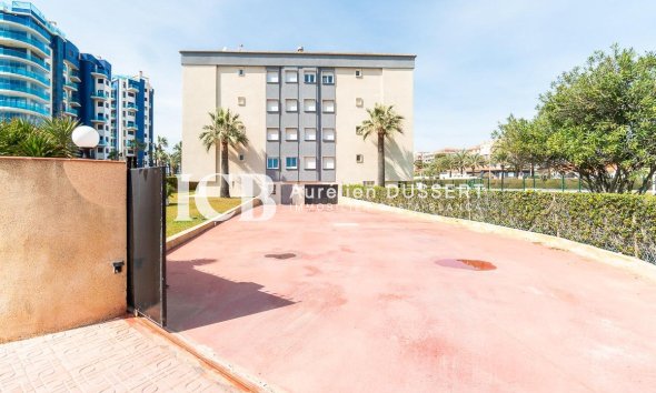 Revente - Appartement -
Punta Prima - Torrevieja