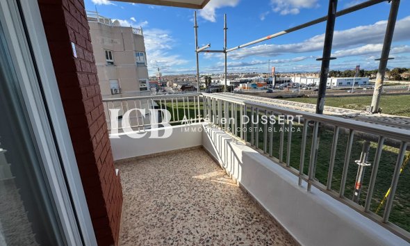 Revente - Appartement -
Punta Prima - Torrevieja