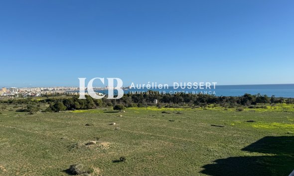 Revente - Appartement -
Punta Prima - Torrevieja