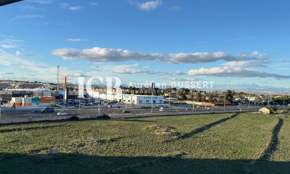 Revente - Appartement -
Punta Prima - Torrevieja