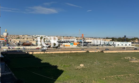 Revente - Appartement -
Punta Prima - Torrevieja