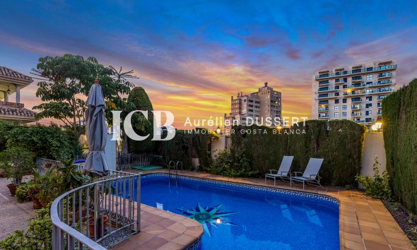 Reventa - Casa independiente -
Torrevieja