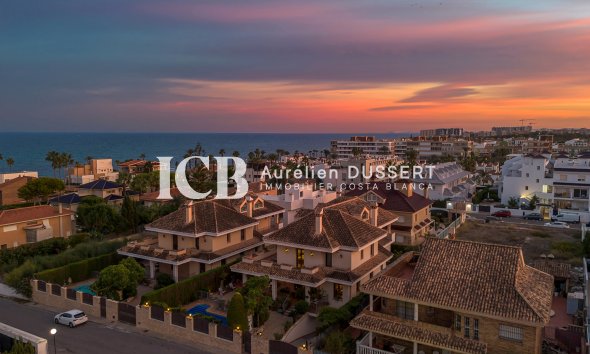 Reventa - Casa independiente -
Torrevieja