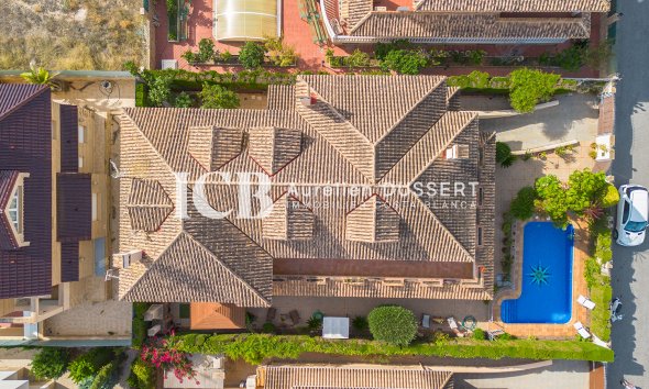 Reventa - Casa independiente -
Torrevieja