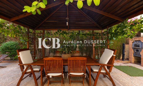 Reventa - Casa independiente -
Torrevieja