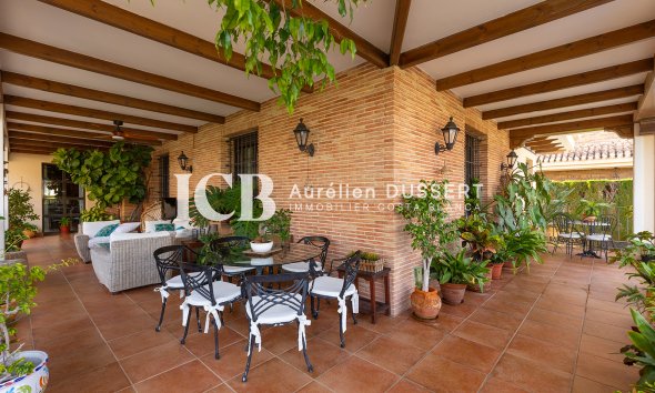 Reventa - Casa independiente -
Torrevieja