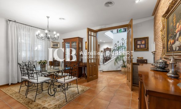 Reventa - Casa independiente -
Torrevieja