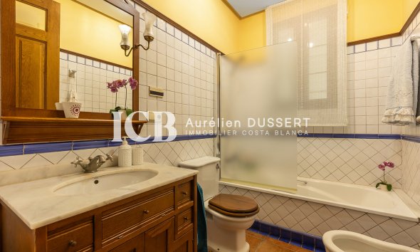 Reventa - Casa independiente -
Torrevieja