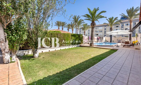 Revente - Maison individuelle -
Punta Prima - Torrevieja