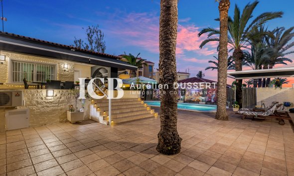 Revente - Maison individuelle -
Punta Prima - Torrevieja