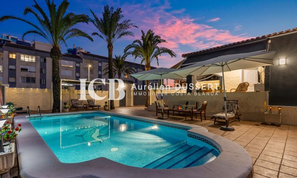 Revente - Maison individuelle -
Punta Prima - Torrevieja