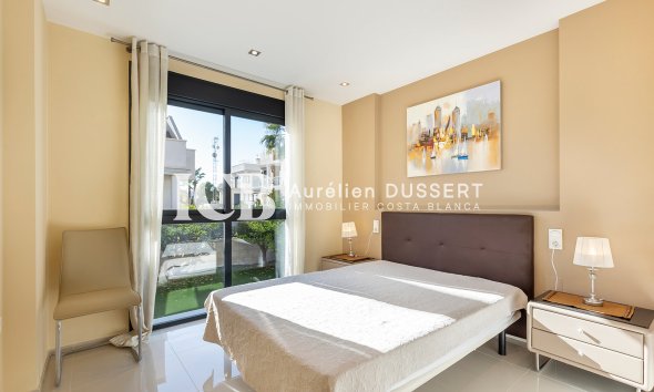 Revente - Maison individuelle -
Orihuela Costa - La Zenia