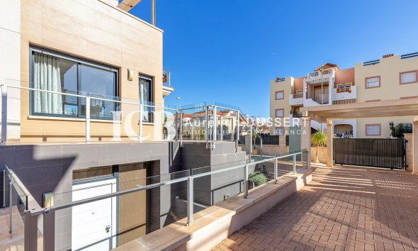 Revente - Maison individuelle -
Orihuela Costa - La Zenia