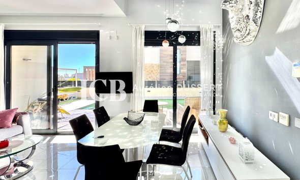 Revente - Maison individuelle -
Orihuela Costa - Lomas de Cabo Roig