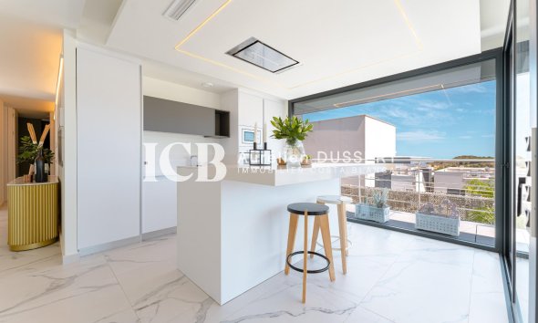 Resale - Villa -
San Miguel de Salinas