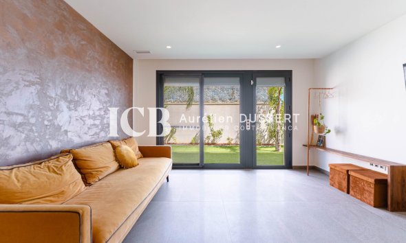 Resale - Villa -
San Miguel de Salinas