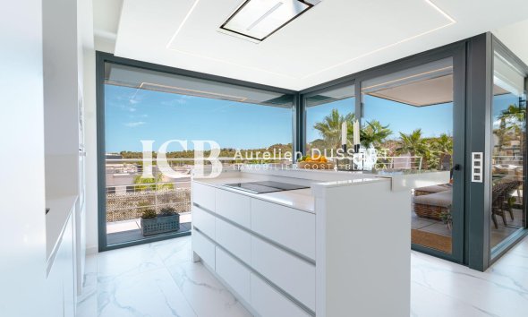 Resale - Villa -
San Miguel de Salinas