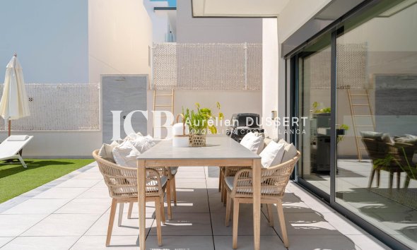 Resale - Villa -
San Miguel de Salinas