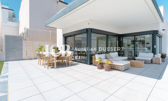 Resale - Villa -
San Miguel de Salinas