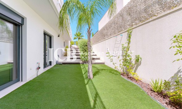 Resale - Villa -
San Miguel de Salinas